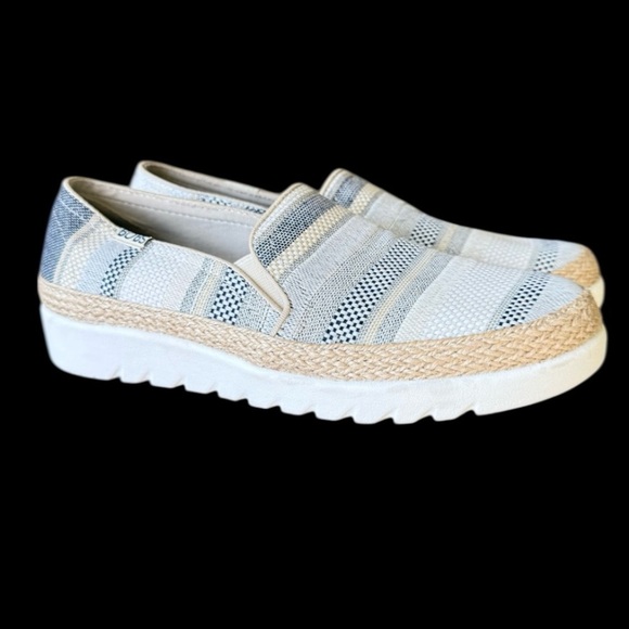 BOBS from Skechers Shoes - BOBS by Skechers memory foam FLEXPRADRILLE ladies slip on NWOT 6 1/2